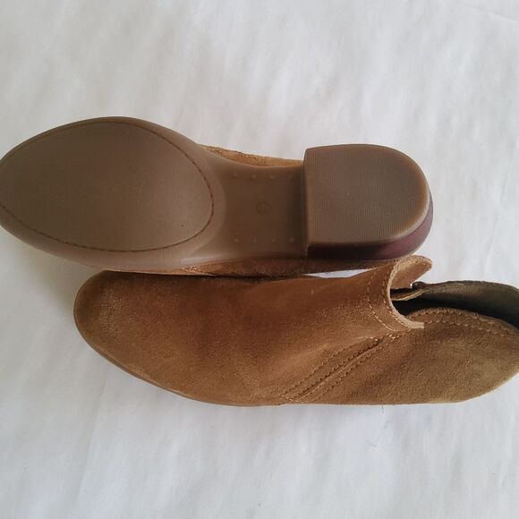 New Diba Suede Leather Taupe Ankle Boots Booties Size 9 - Picture 2 of 6